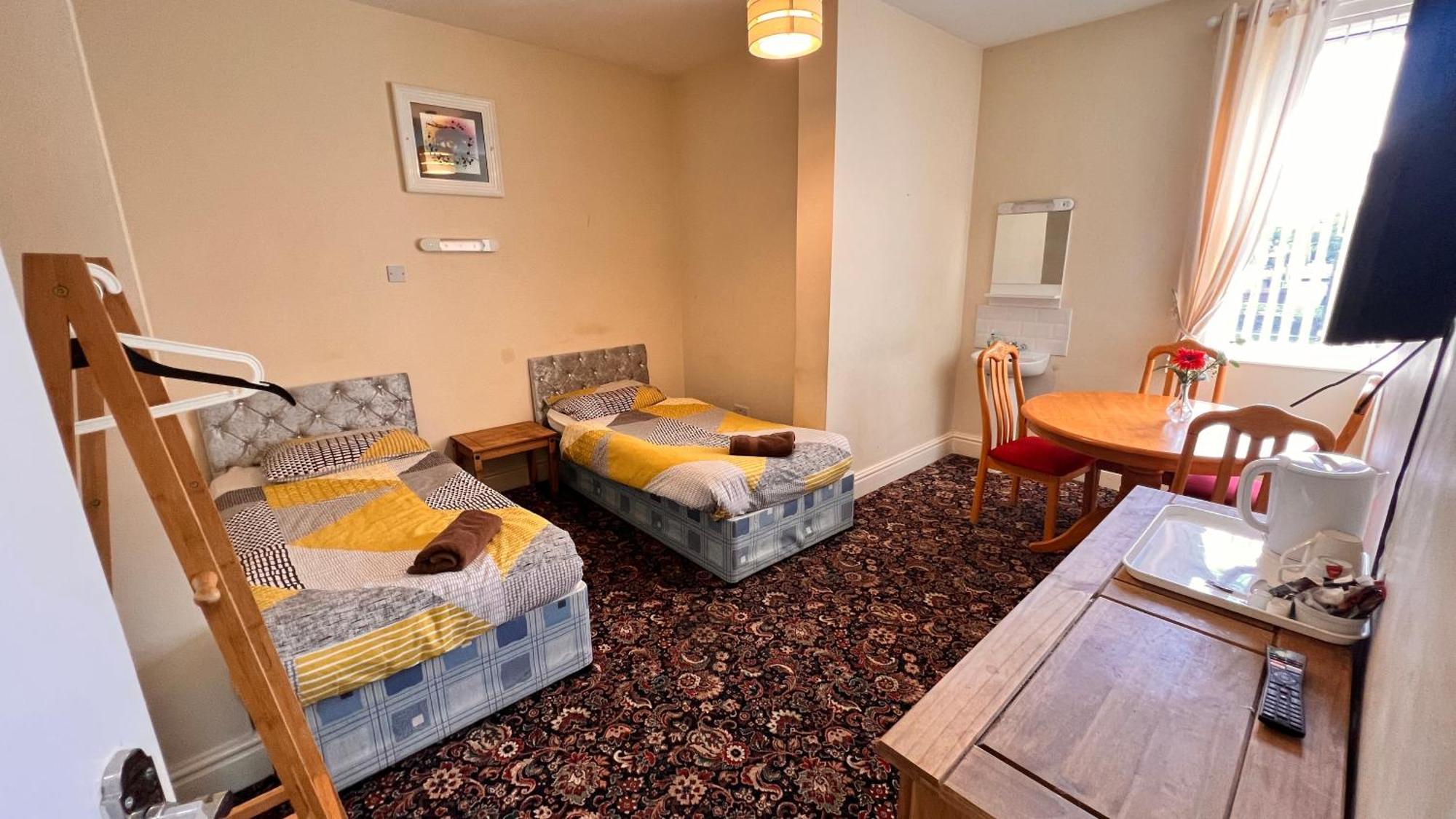 Castle Lodge Guest House 86-88 Sheil Rd L6 3Af リヴァプール エクステリア 写真