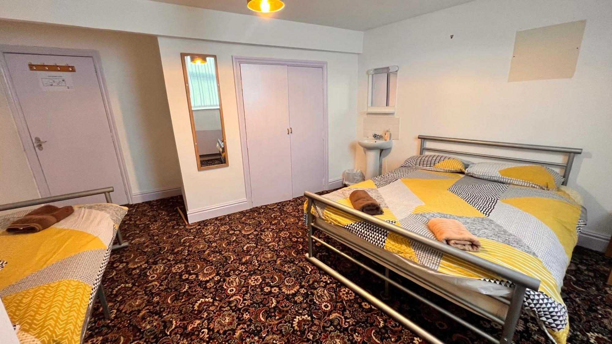 Castle Lodge Guest House 86-88 Sheil Rd L6 3Af リヴァプール エクステリア 写真