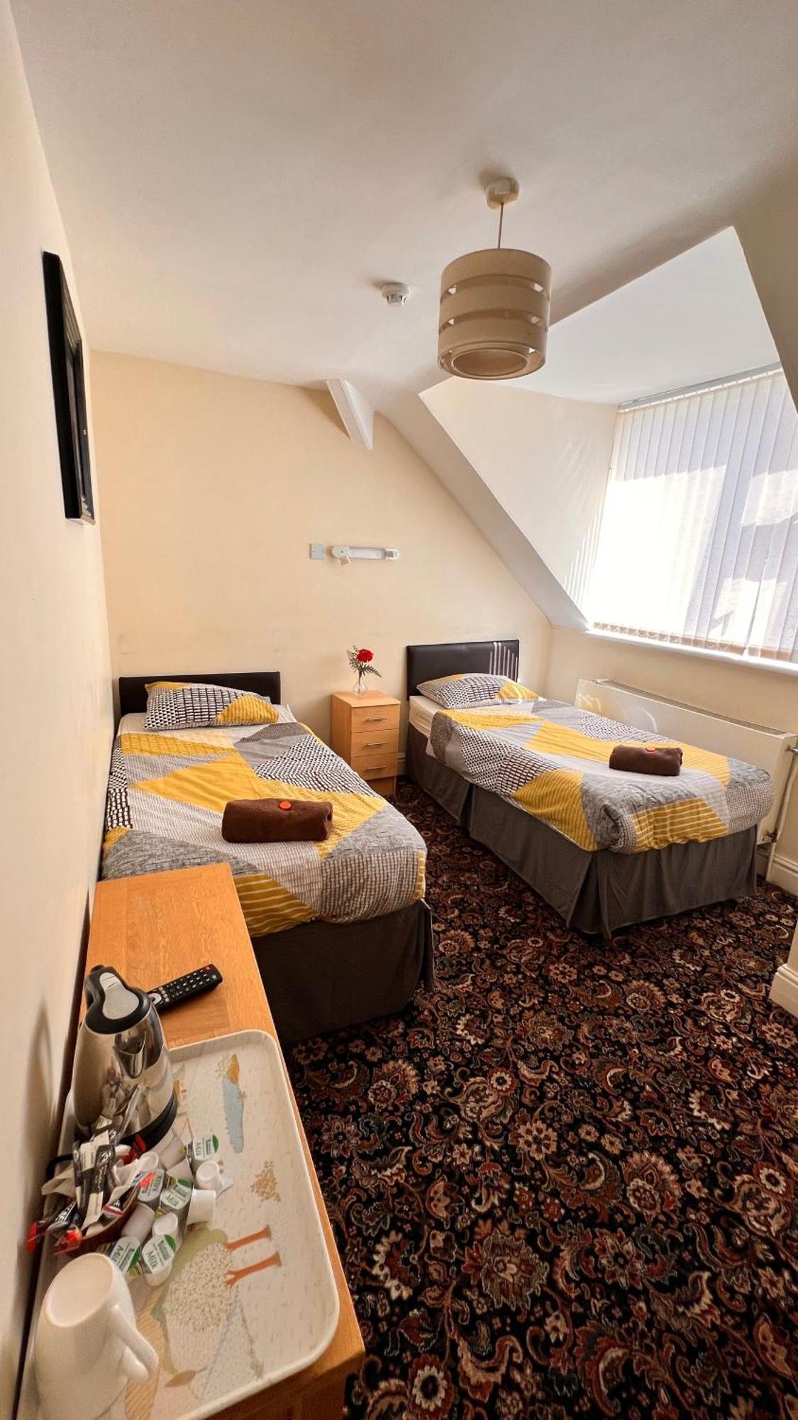 Castle Lodge Guest House 86-88 Sheil Rd L6 3Af リヴァプール エクステリア 写真