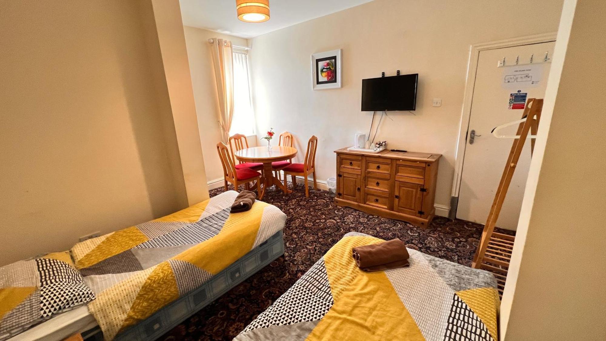 Castle Lodge Guest House 86-88 Sheil Rd L6 3Af リヴァプール エクステリア 写真
