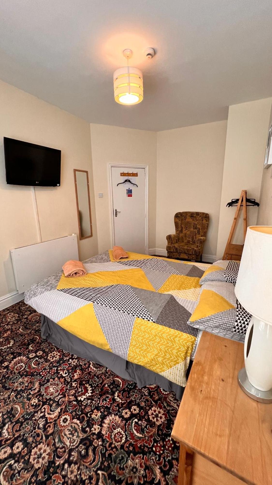 Castle Lodge Guest House 86-88 Sheil Rd L6 3Af リヴァプール エクステリア 写真