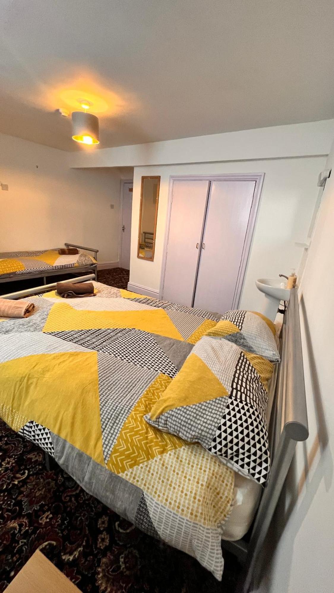 Castle Lodge Guest House 86-88 Sheil Rd L6 3Af リヴァプール エクステリア 写真