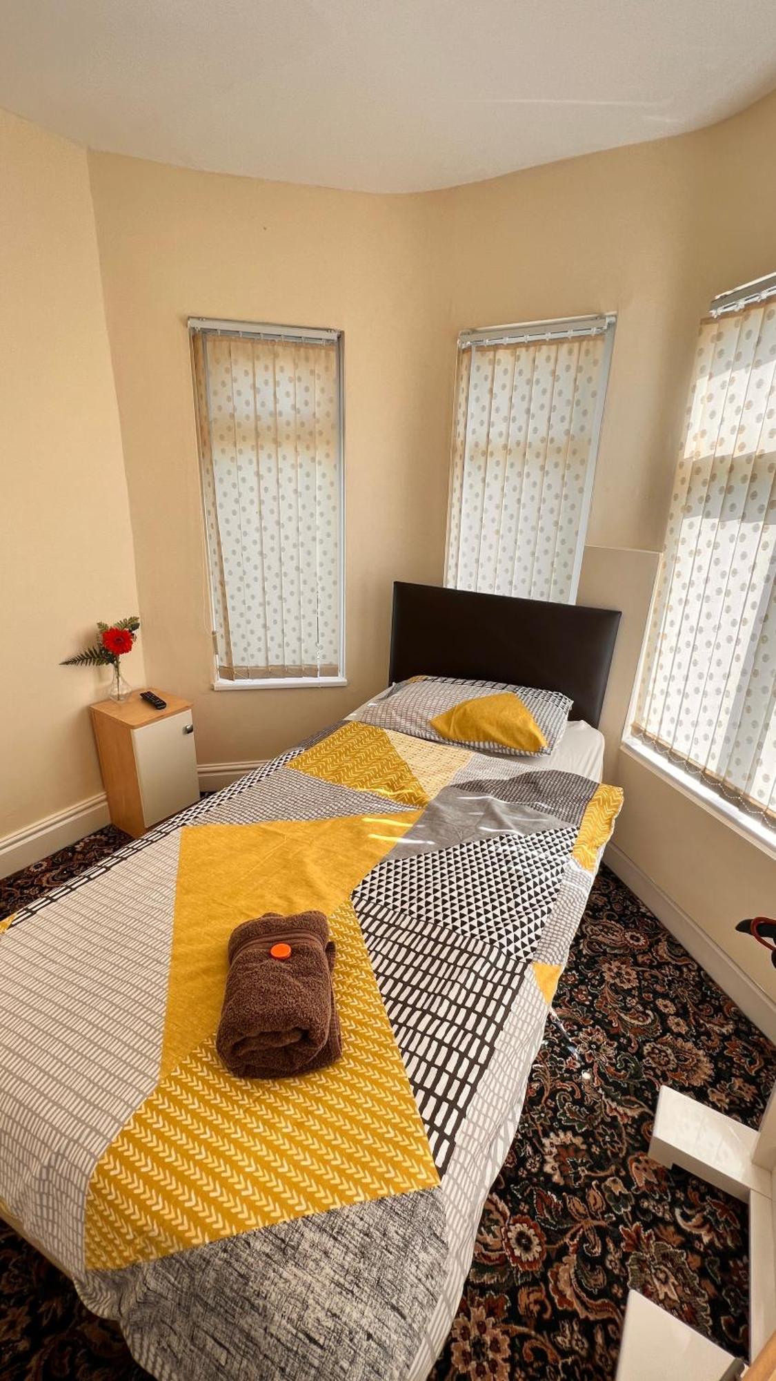 Castle Lodge Guest House 86-88 Sheil Rd L6 3Af リヴァプール エクステリア 写真